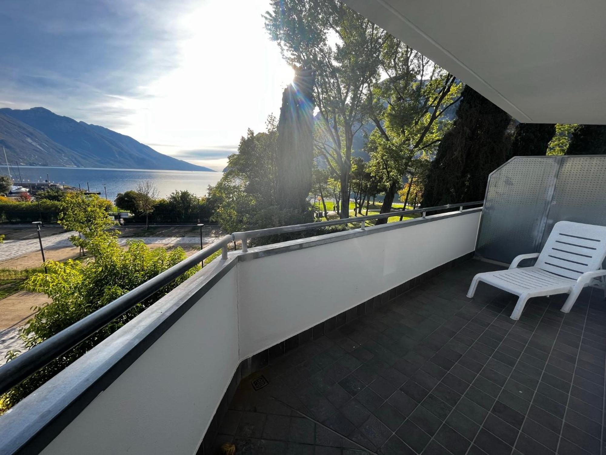 Hotel Oasi Wellness & Spa Riva del Garda Exterior photo