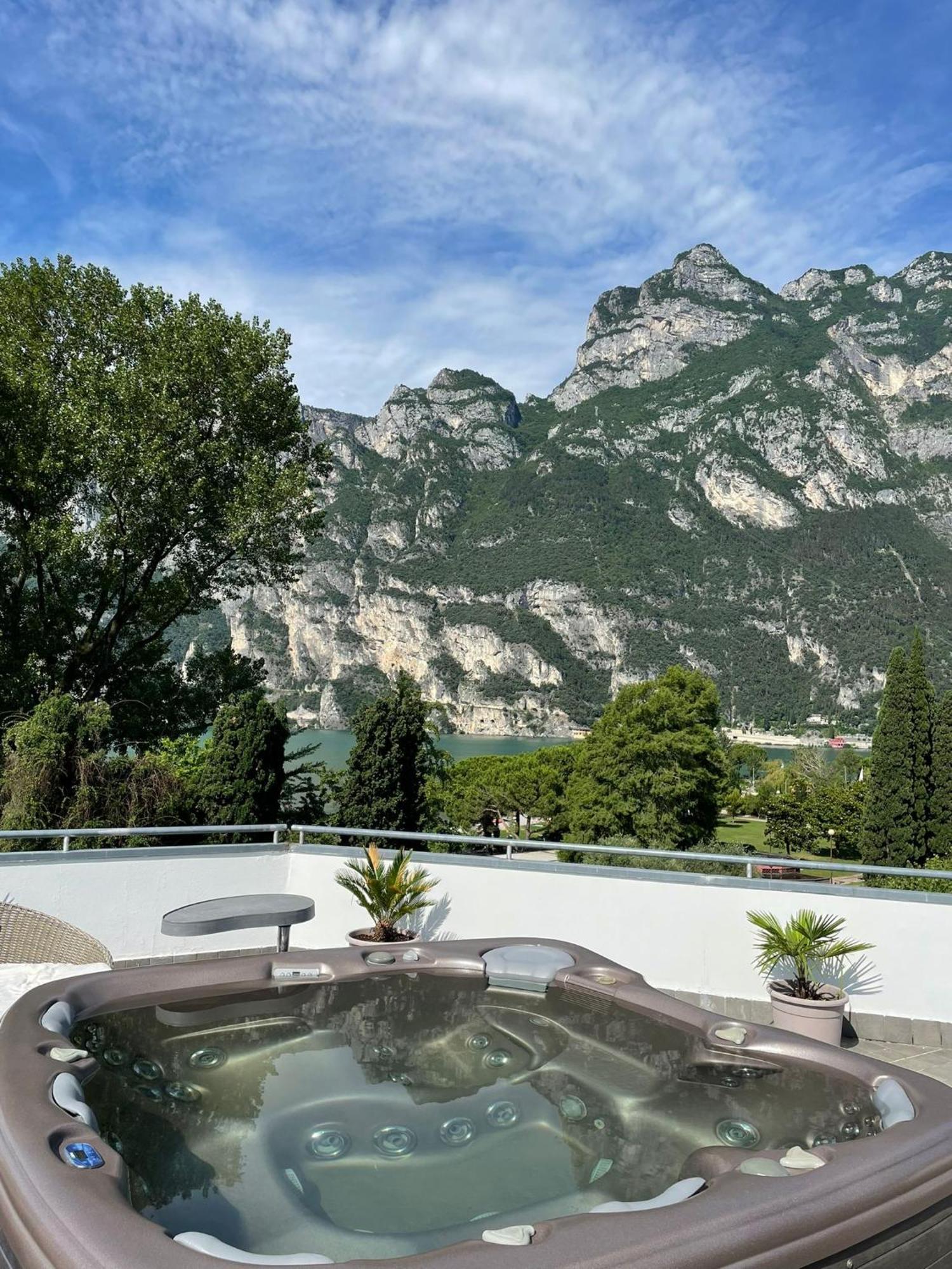 Hotel Oasi Wellness & Spa Riva del Garda Exterior photo